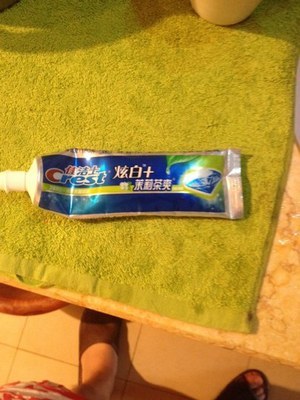 佳洁士炫白+茉莉茶爽牙膏 日常清洁与温和体验的平衡之选